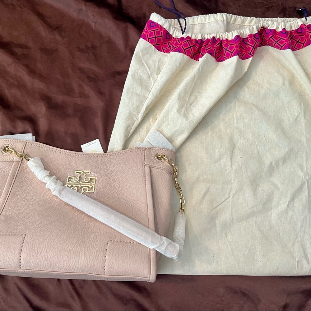New NWT Tory Burch Britten Small Slouchy Tote Pale Oak Light Pink